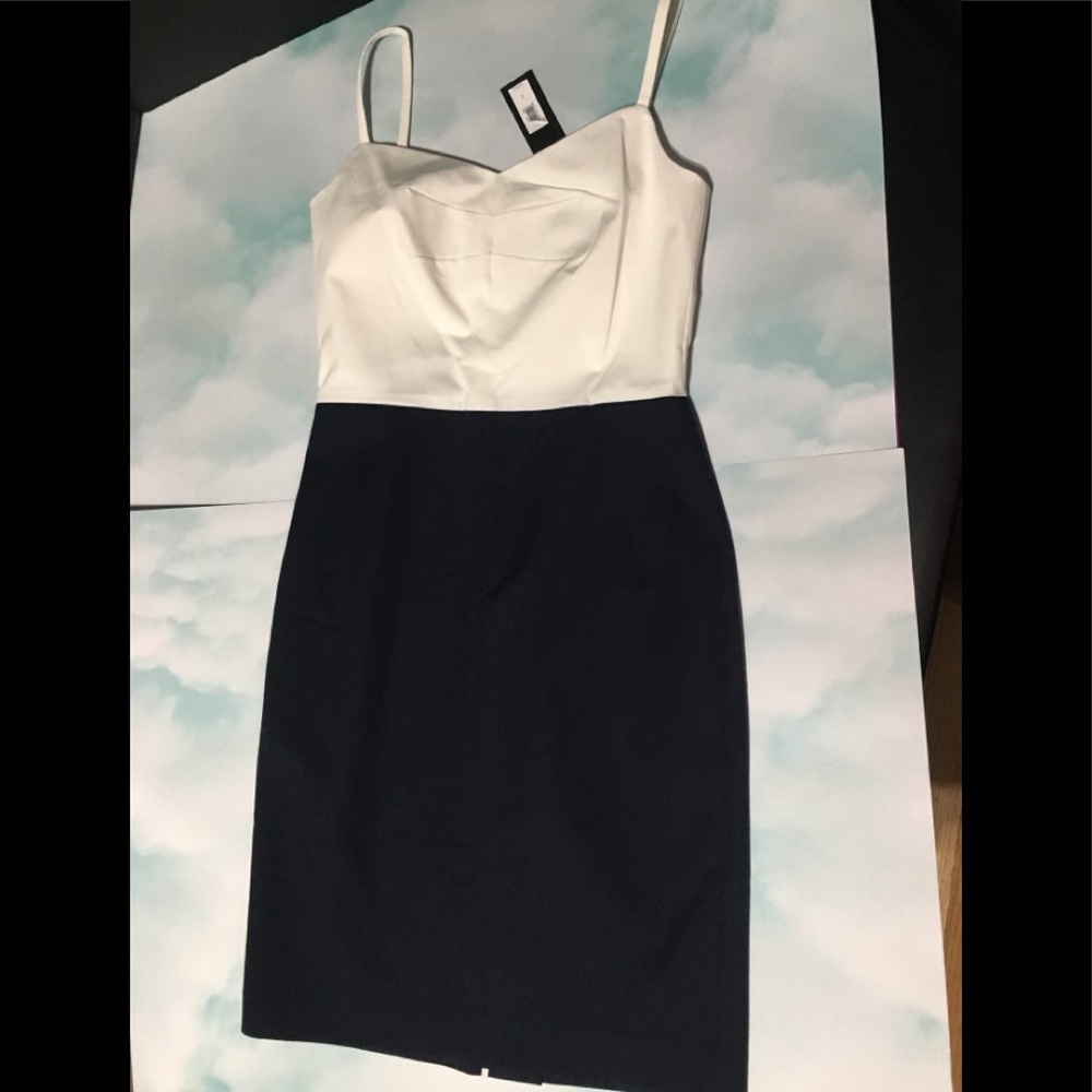 BANANA REPUBLIC NWT White & Navy Blue Dress Size 2